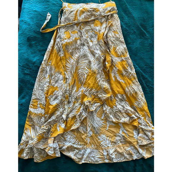 Solitaire Dresses & Skirts - Solitaire Ruffle Front Maxi Skirt Yellow w Palms Elastic Waist Sash NWT Small